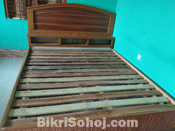 একটি খাট বিক্রয় হবে